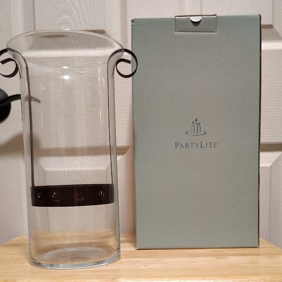 PartyLite Glass Hurricane Holder with Tan Candle - Picture 2 of 3